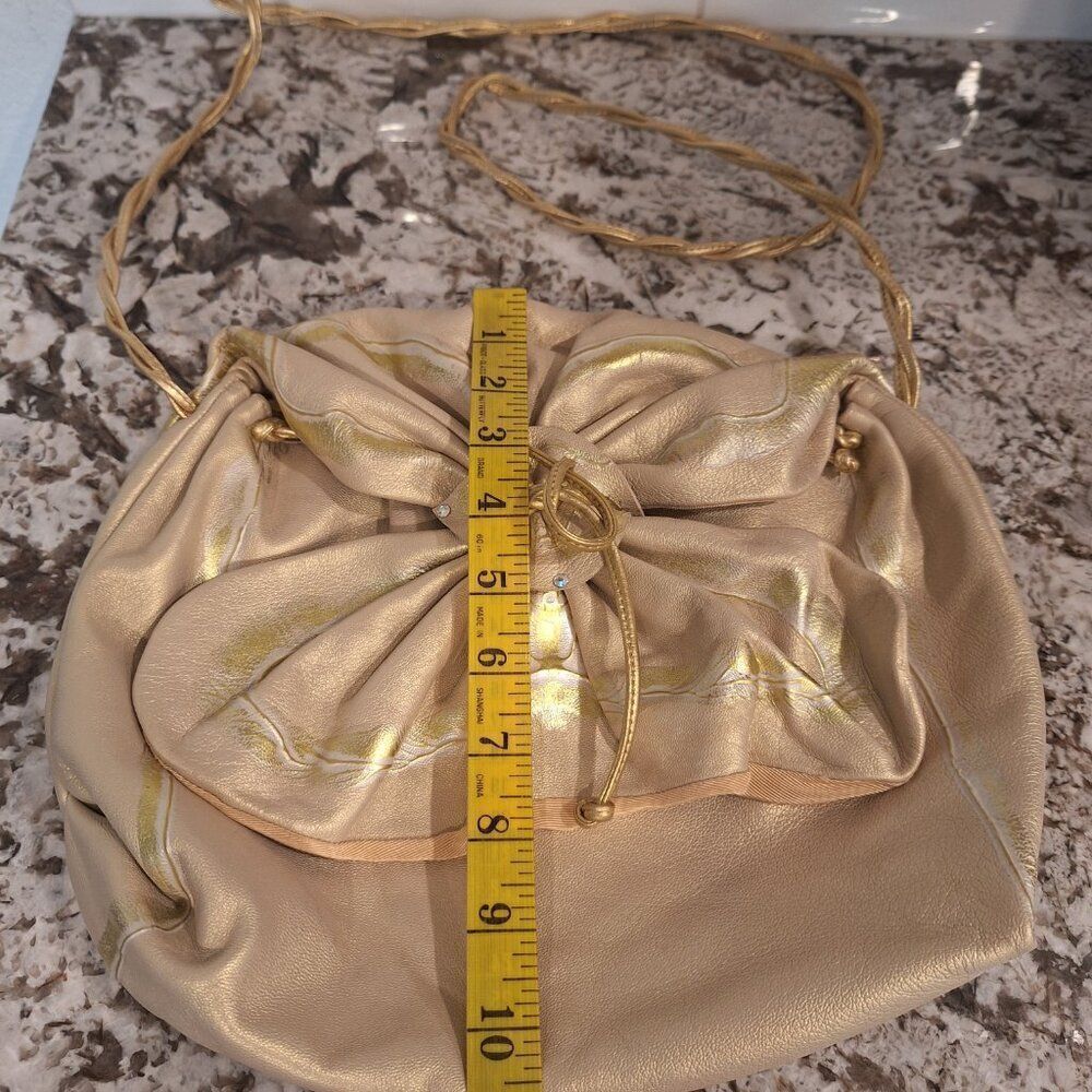 vtg metallic gold soft‎ leather crossbody - Picture 11 of 14